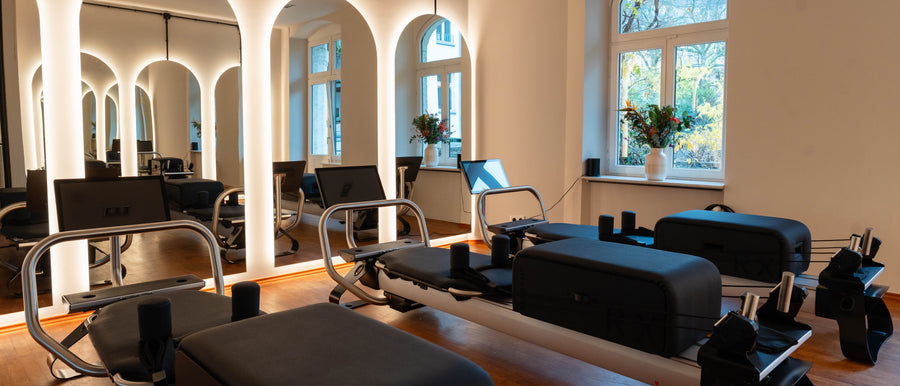 Premium Reformer Pilates Gruppenkurse, Personal Training und Bildschirmtraining bei JOSEF P in Düsseldorf