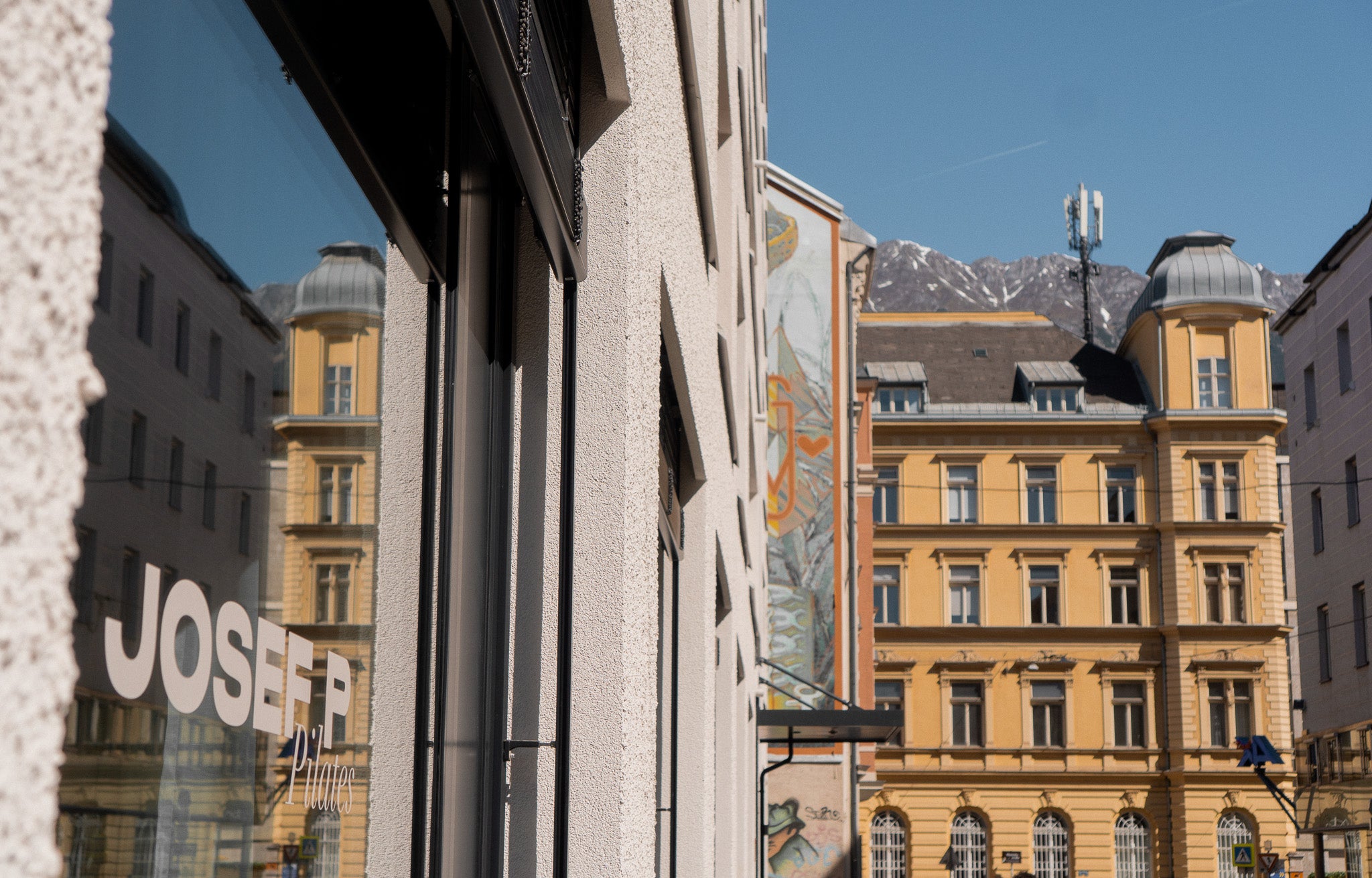 Premium Reformer Pilates Studio & Café von JOSEF P in Innsbruck